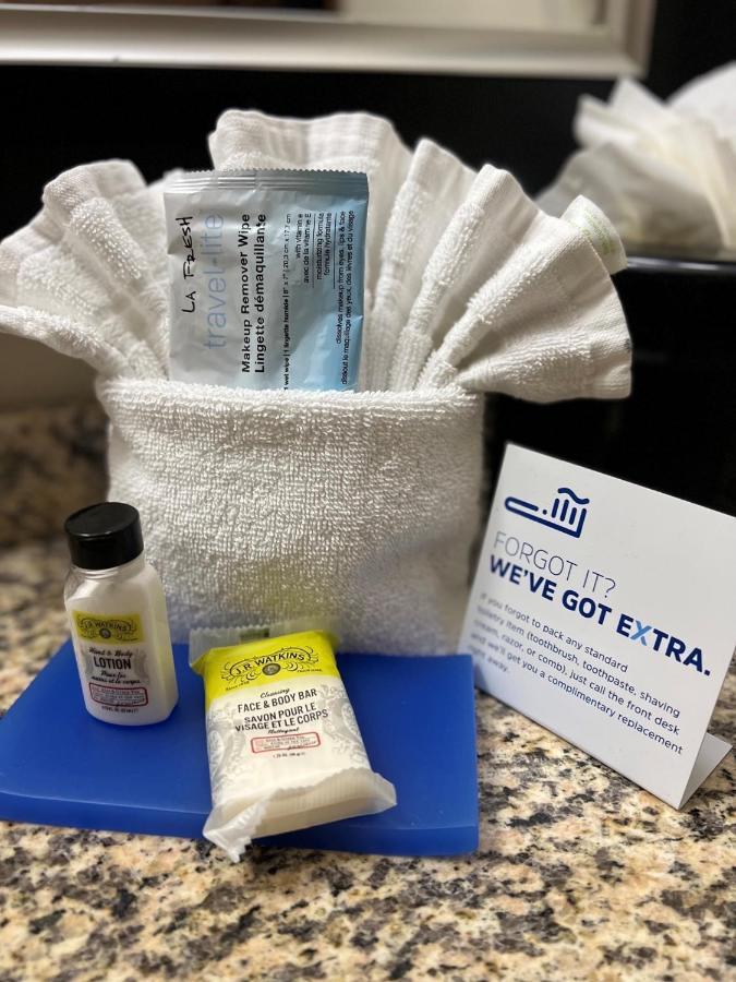 Holiday Inn Express & Suites Bloomington West By Ihg מראה חיצוני תמונה
