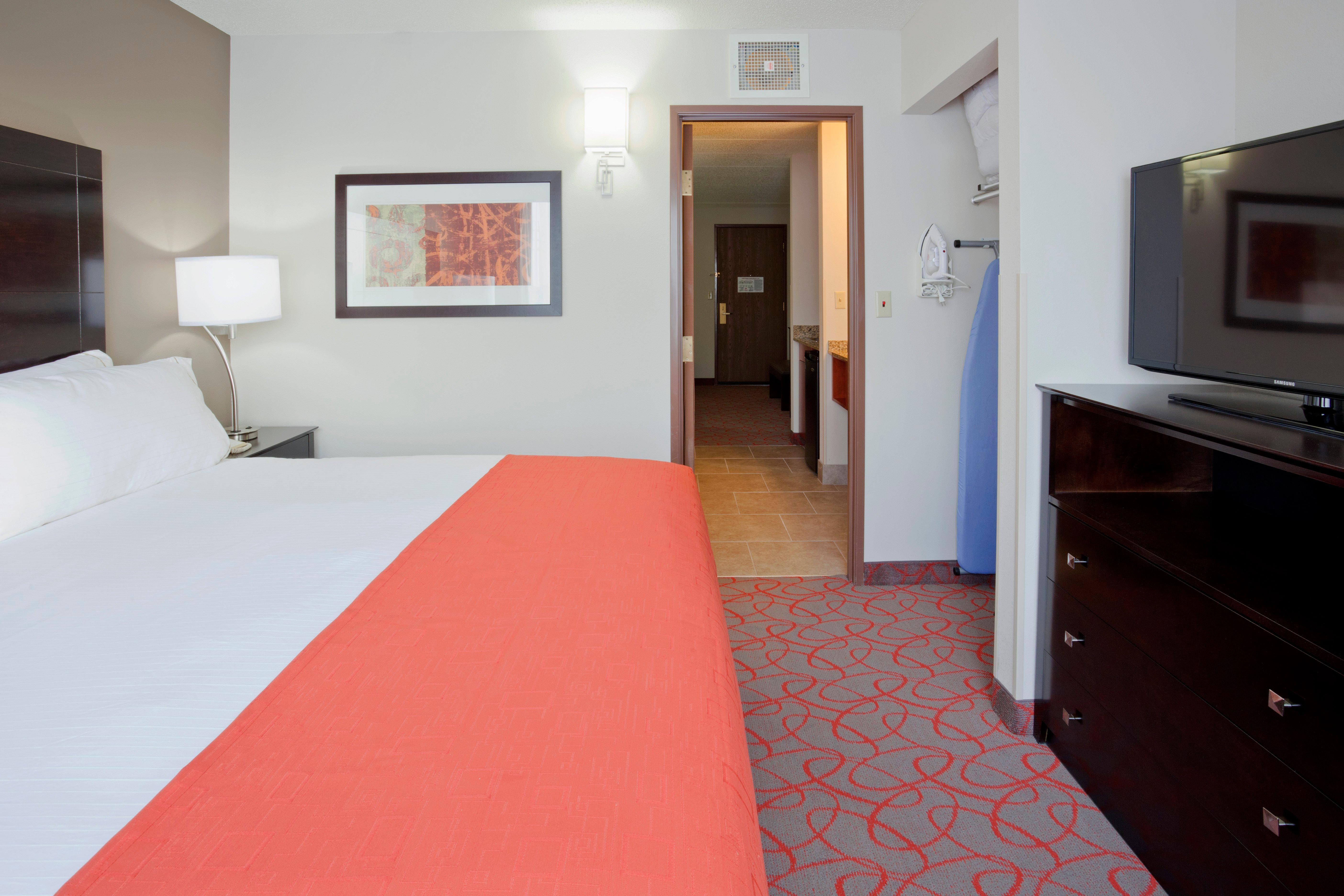 Holiday Inn Express & Suites Bloomington West By Ihg מראה חיצוני תמונה