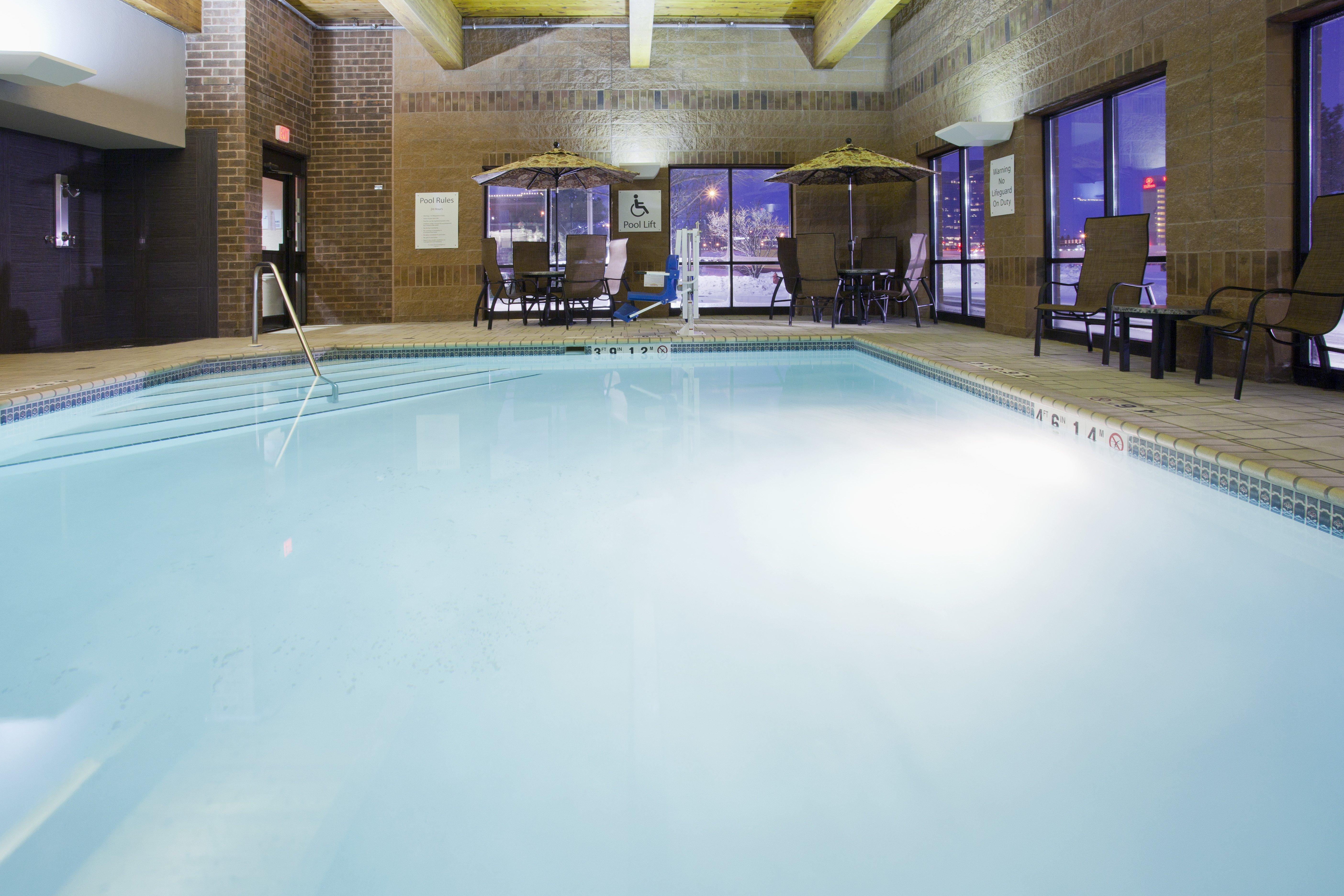 Holiday Inn Express & Suites Bloomington West By Ihg מראה חיצוני תמונה