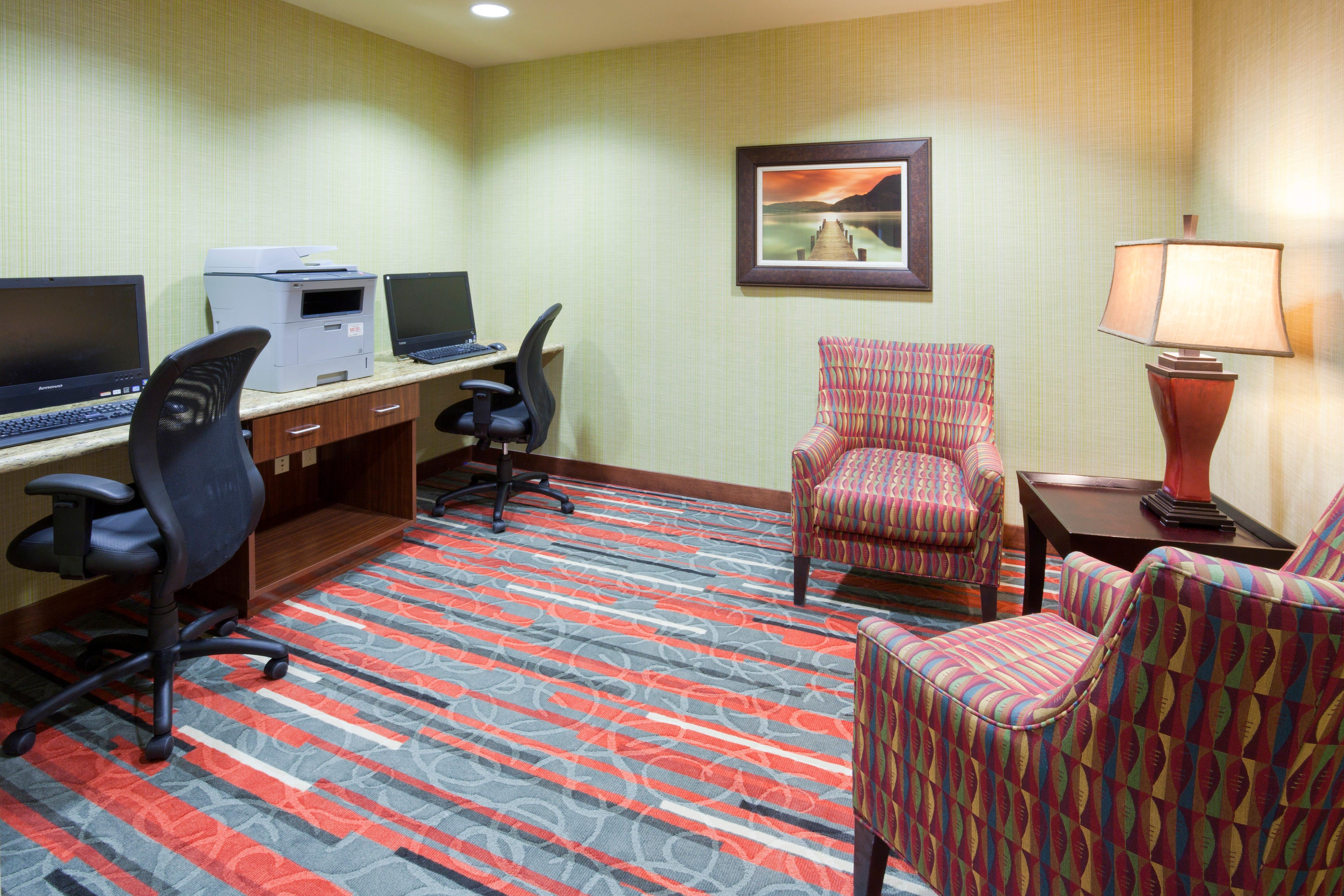 Holiday Inn Express & Suites Bloomington West By Ihg מראה חיצוני תמונה