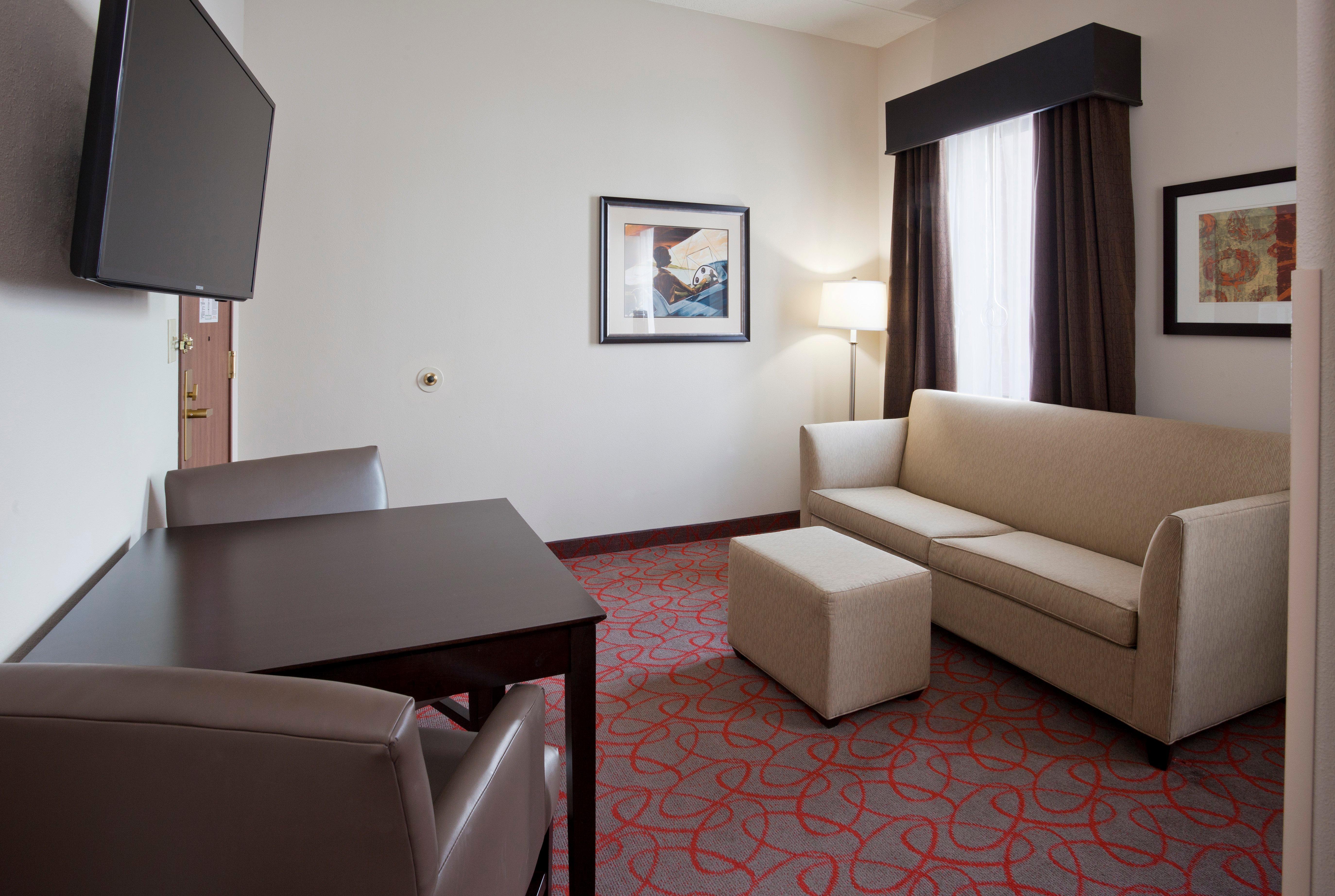 Holiday Inn Express & Suites Bloomington West By Ihg מראה חיצוני תמונה