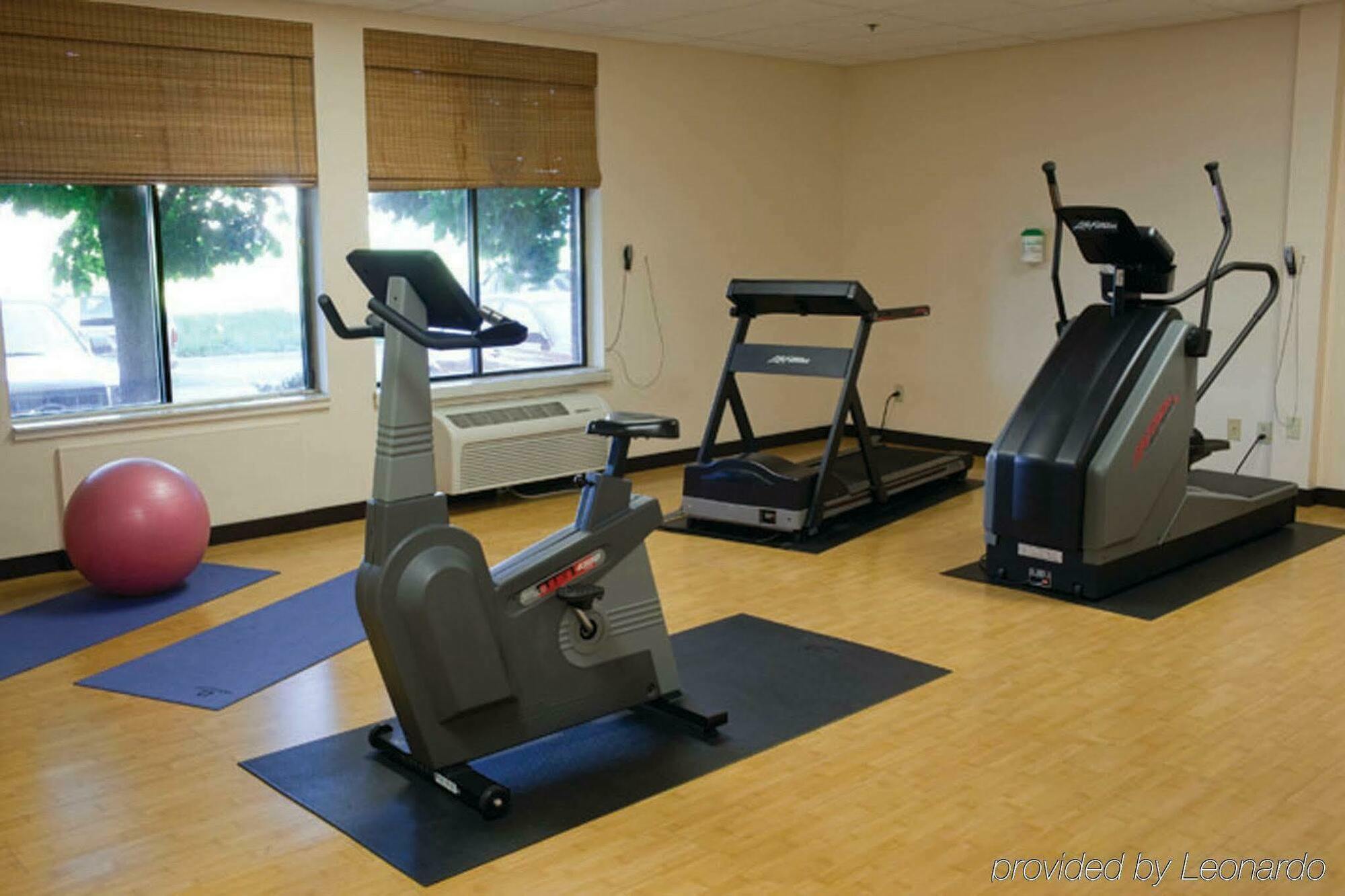 Holiday Inn Express & Suites Bloomington West By Ihg מתקנים תמונה